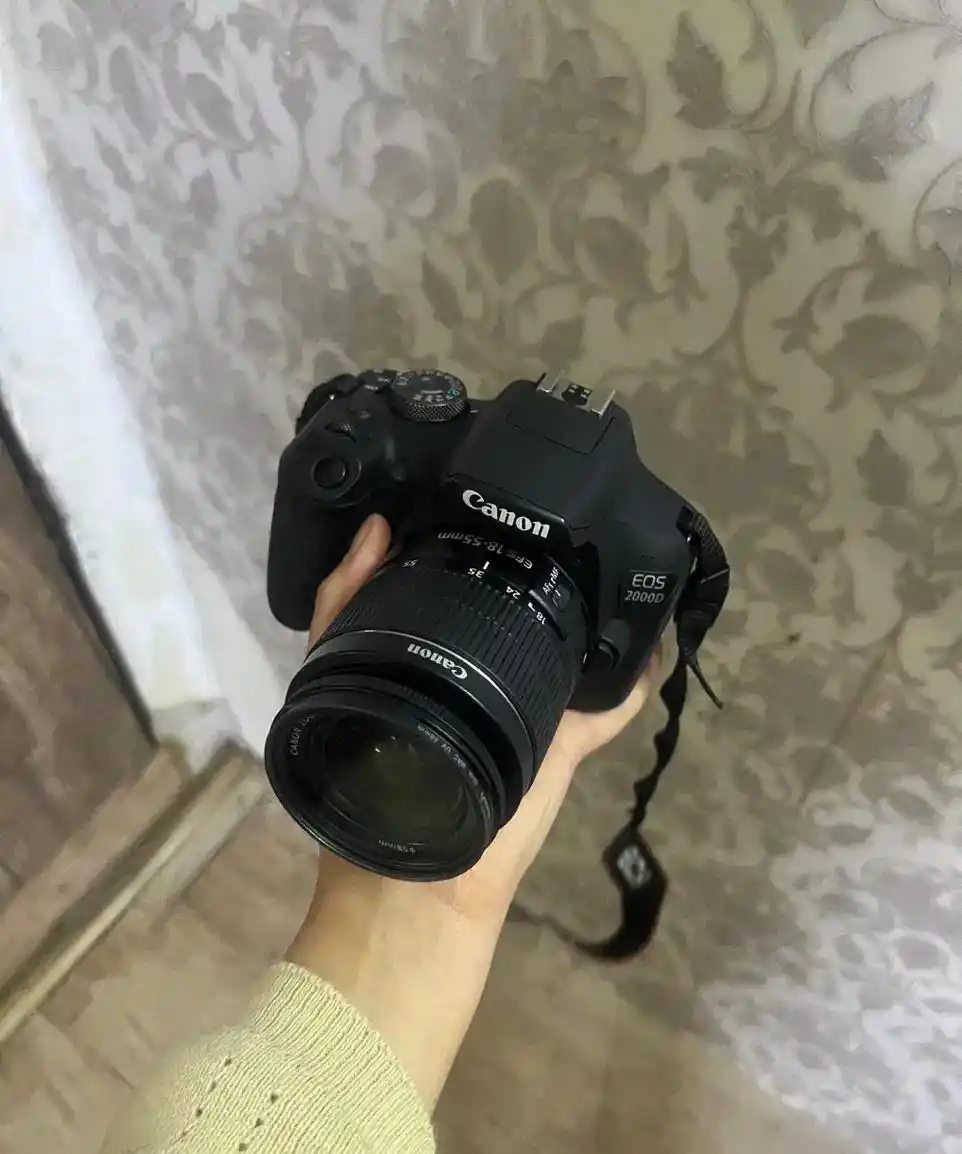 دوربین کنون 2000d دست دو