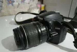 دوربین حرفه ای نیکون  Nikon D3200+18-55mm دست دوم