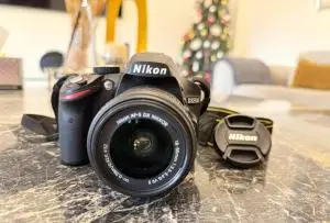 دوربین حرفه ای نیکون  Nikon D3200+18-55mm دست دوم