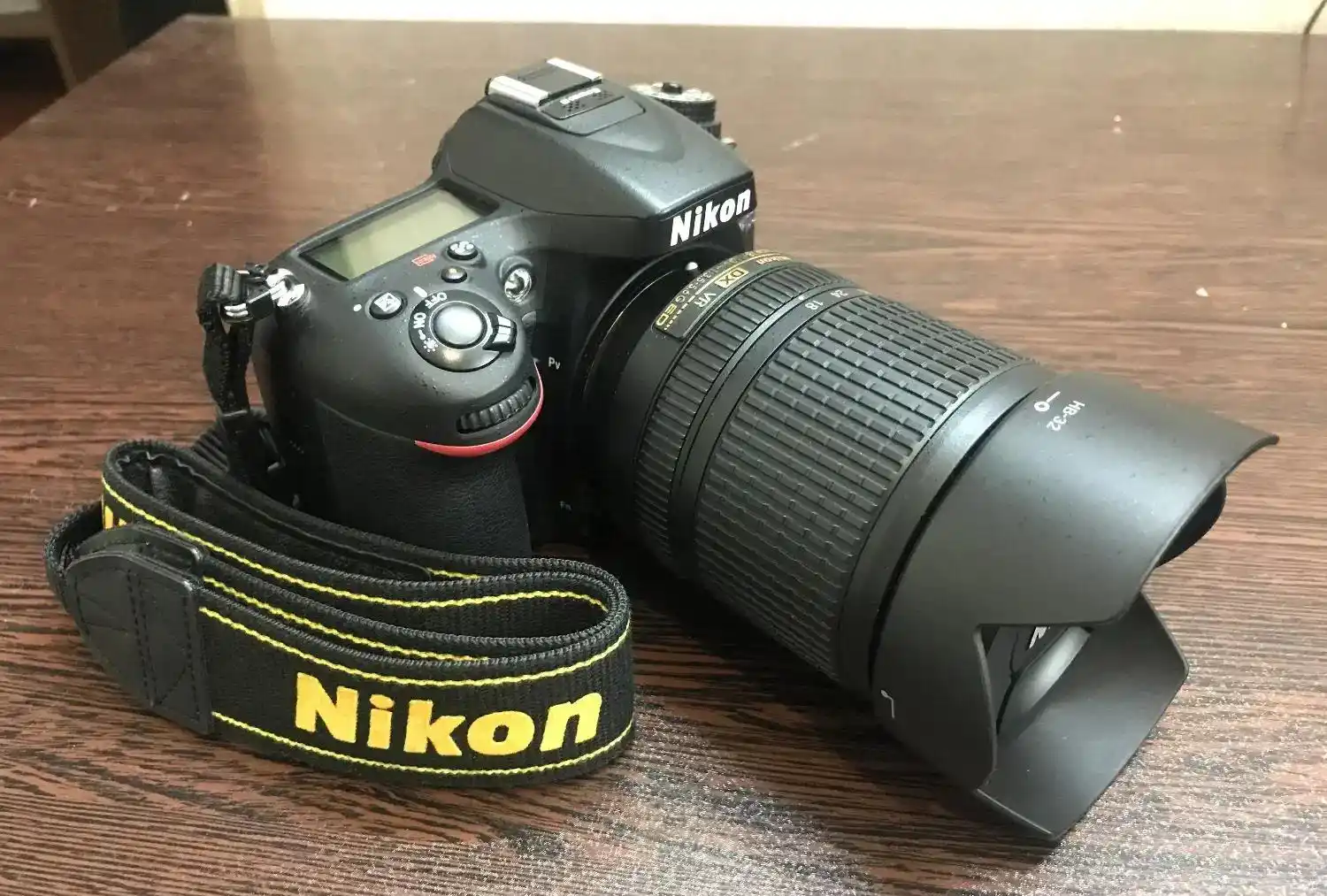 دوربین نیکون D7100با لنز 18-140 دست دو