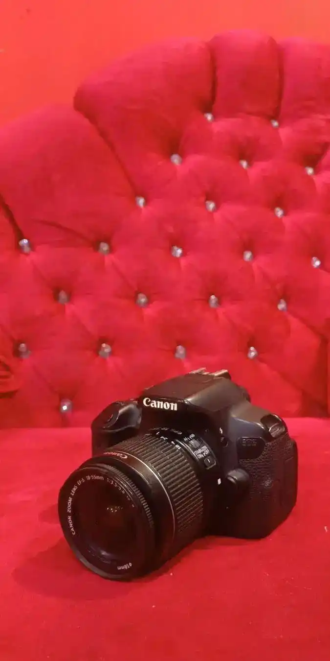 دوربین کنون 700d دست دو