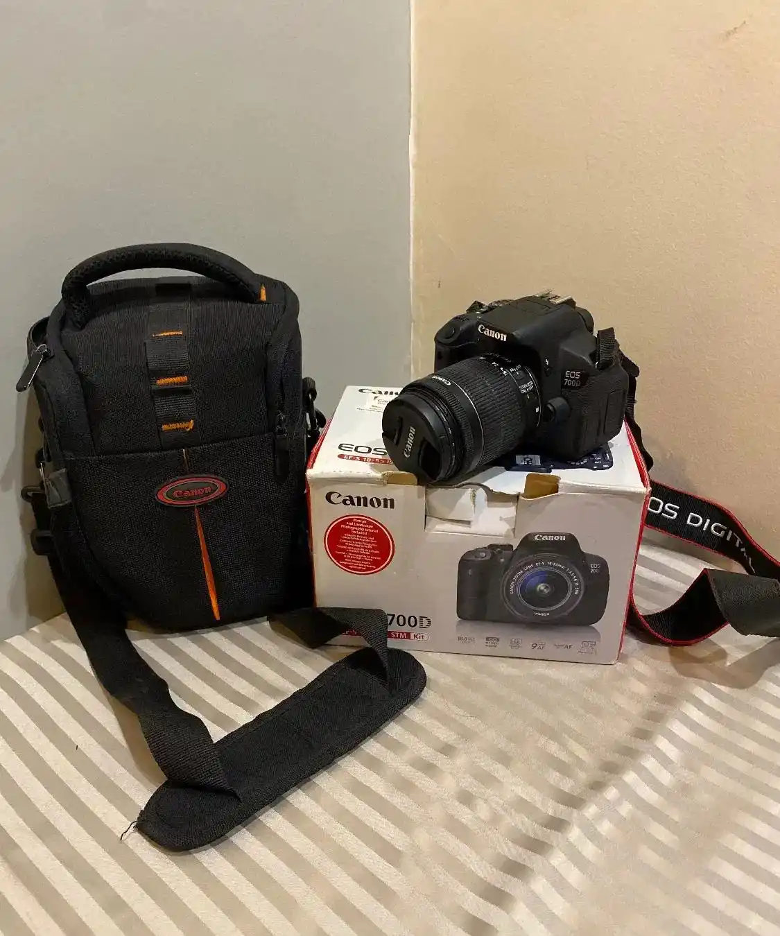 دوربین canon 700D - کنون ۷۰۰d دست دو