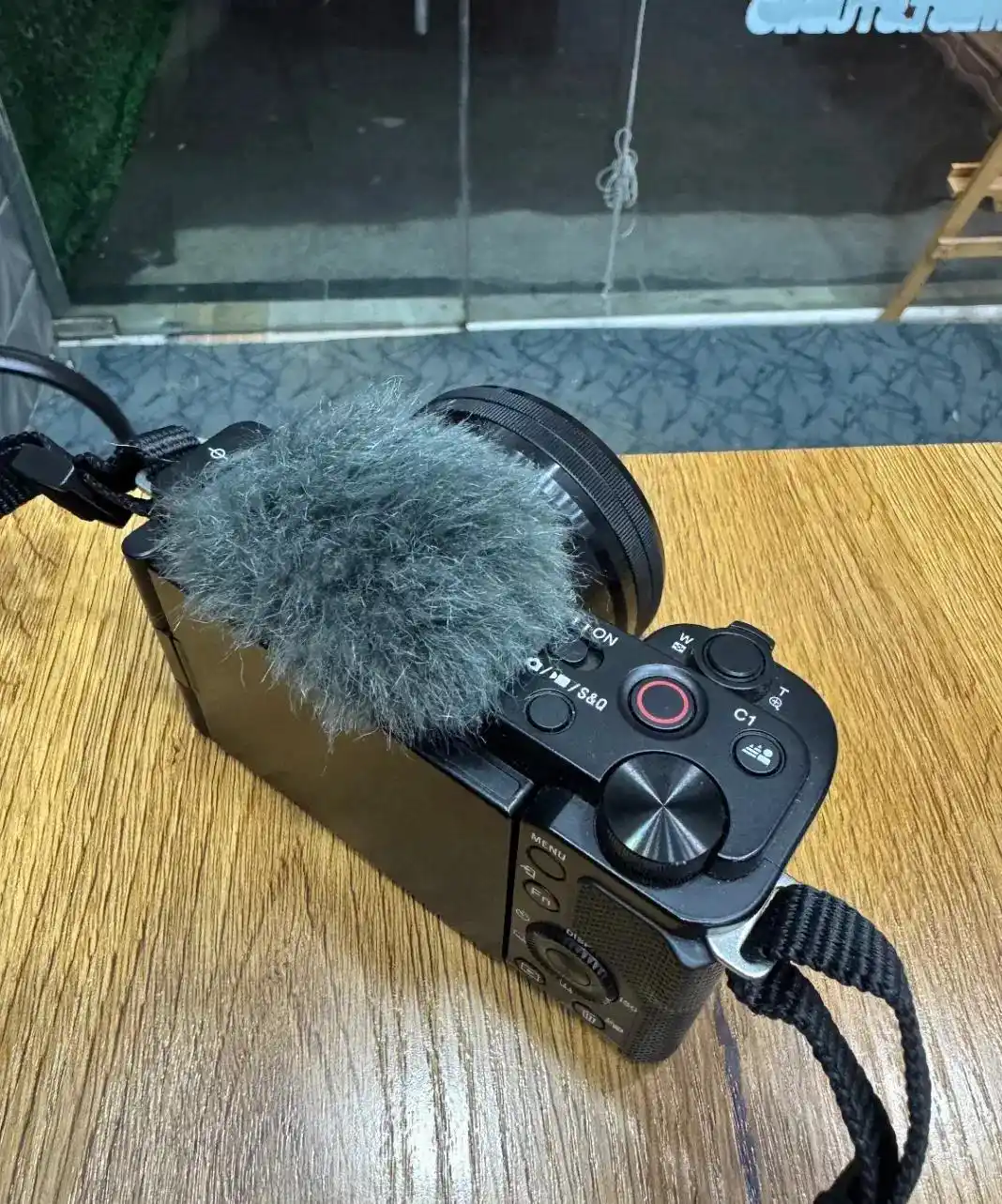 دوربین zve10سونی دست دو