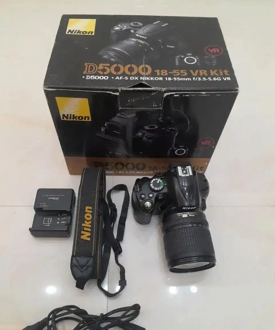 دوربین نیکون d5000 بالنز ۱۸.۱۳۵ دست دو