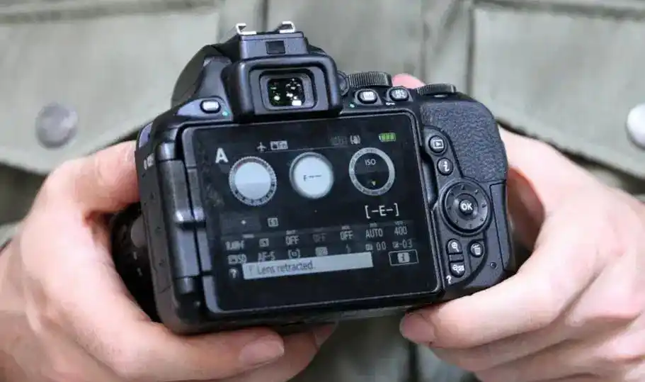 دوربین حرفه ای نیکون d5600 دست دو