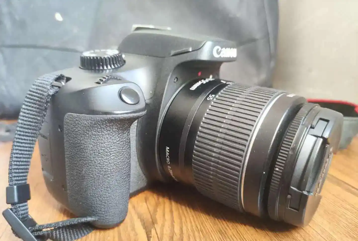 دوربین 4000d کنون دست دو