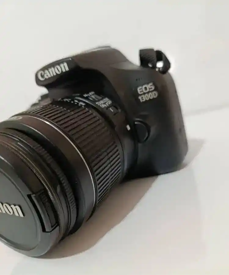 دوربین Canon 1300 d دست دو