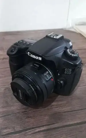دوربین 60d canon دست دوم