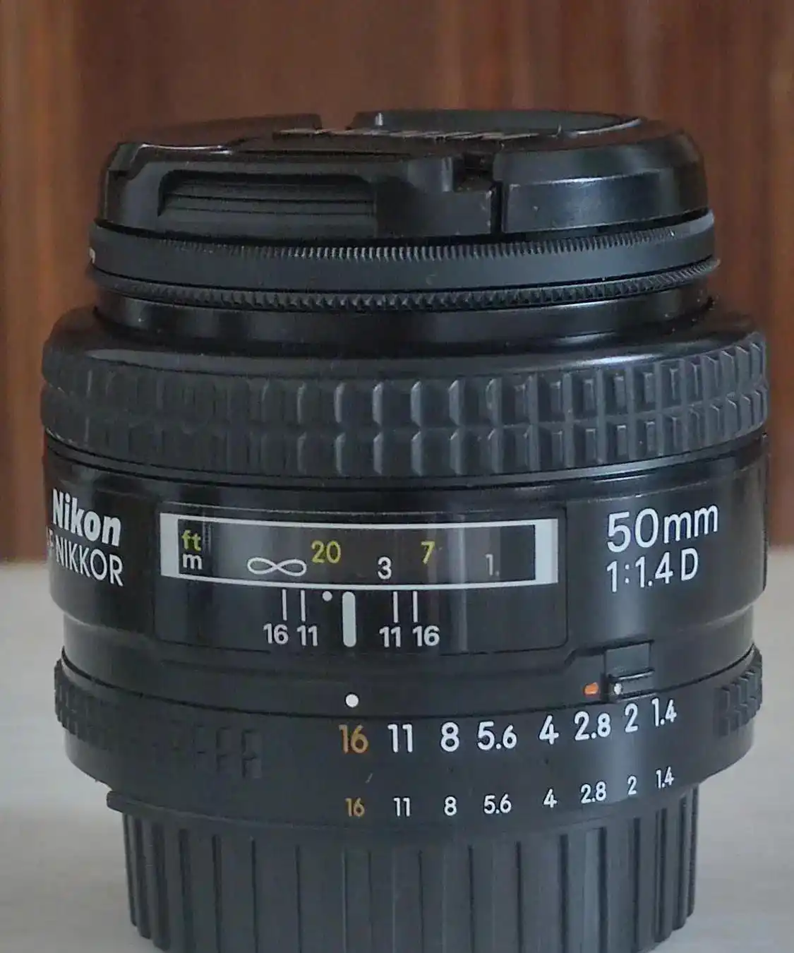 لنز نیکون d.f1.4 50 لنز ۲۴.۱۲۰  f.4 دست دو