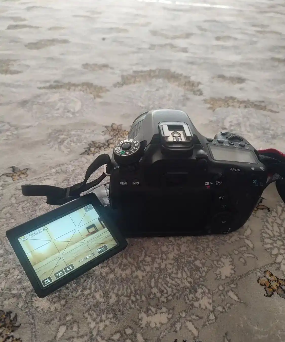 دوربین 80d همراه با لنز 18-55 و 85 دست دو