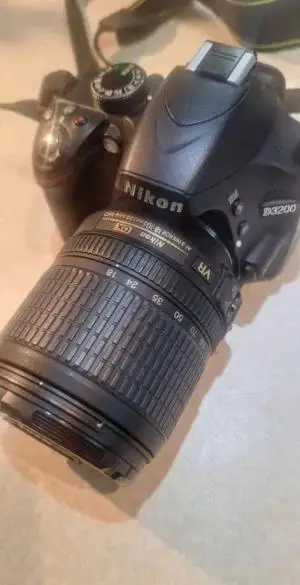 دوربین نیکونd3200 body دست دوم