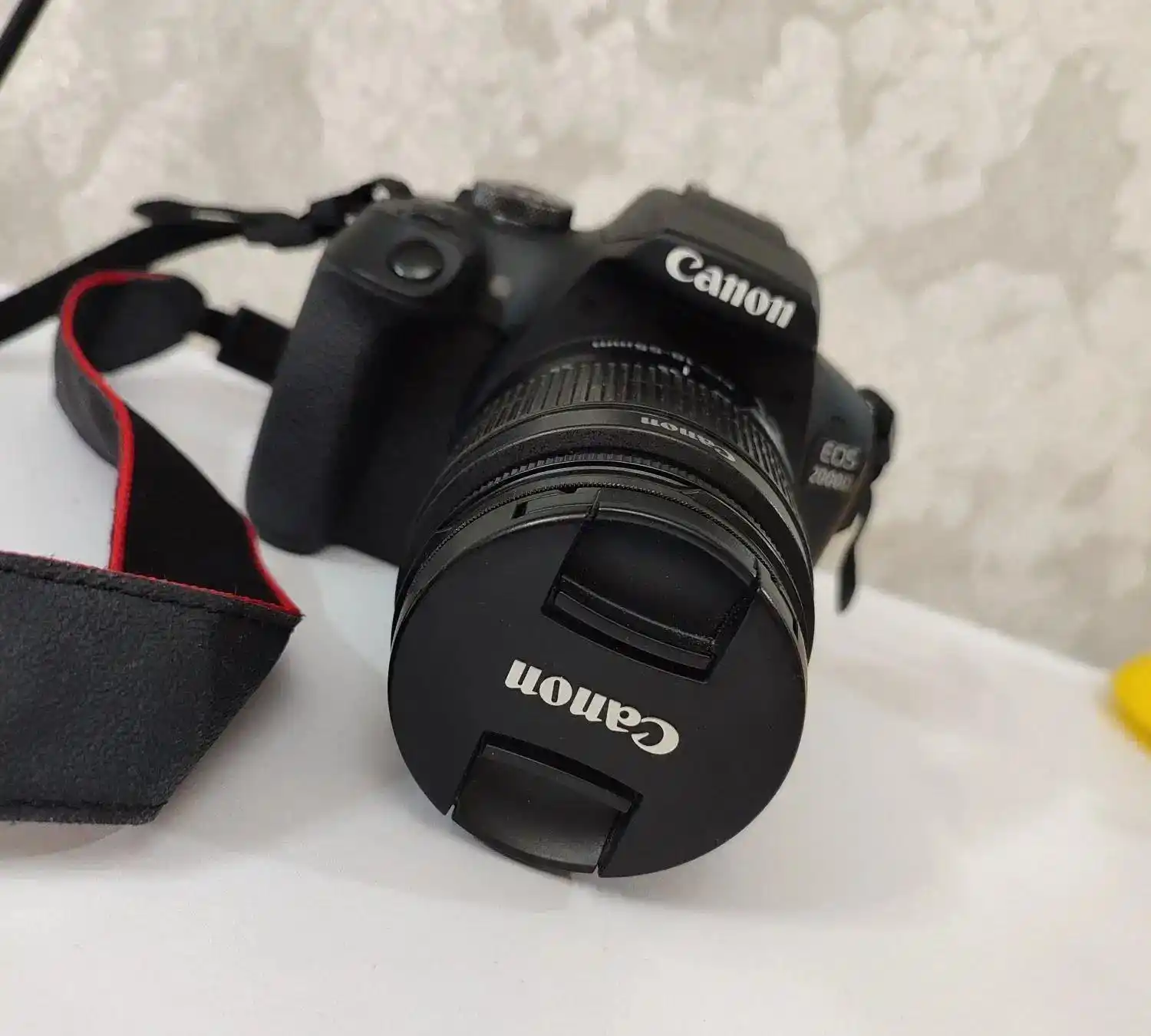 دوربین کنون۲۰۰۰d دست دو