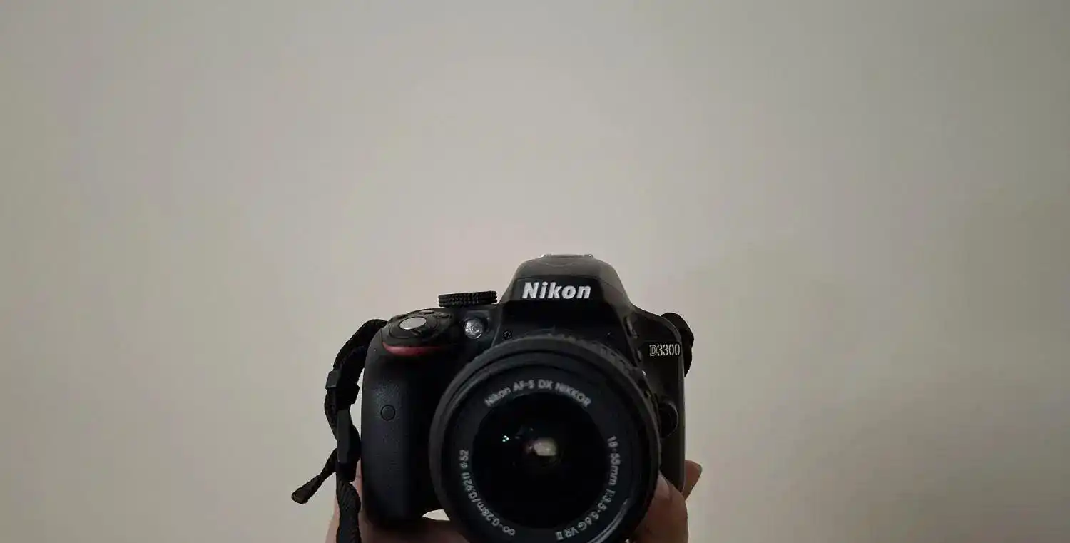 دوربین نیکون D3300 دست دو