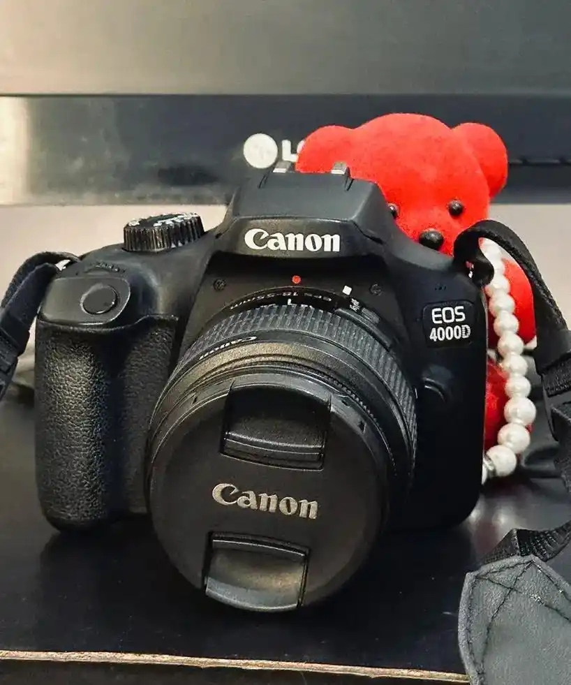دوربین canon 4000d دست دو