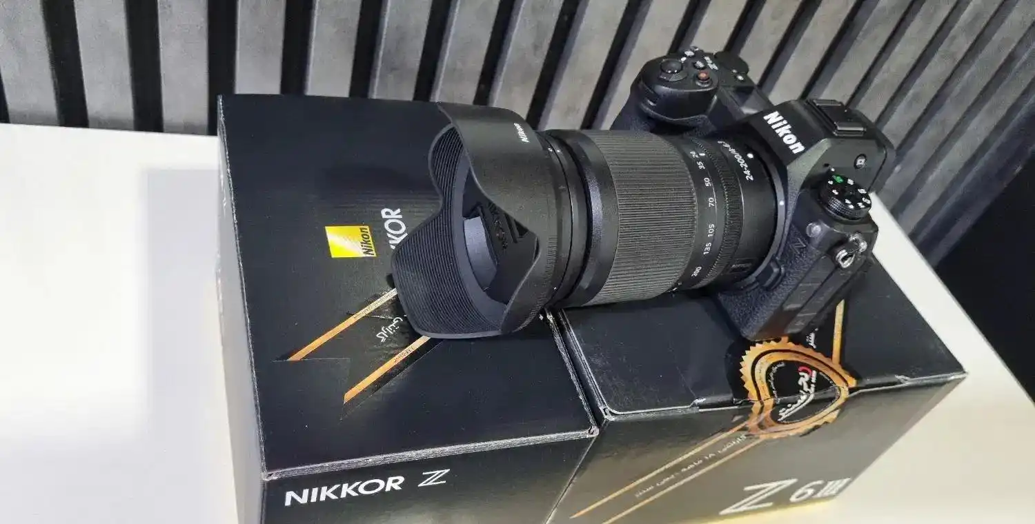 دوربین نیکون Z6iii همراه لنز ۲۰۰ -۲۴Z دست دو