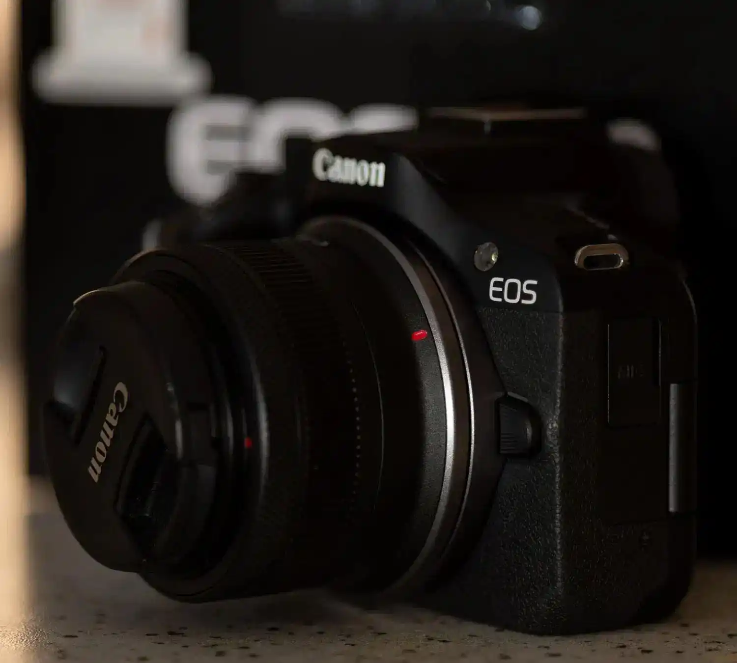 دوربین عکاسی و فیلمبرداری کنون Canon R50 kit دست دو