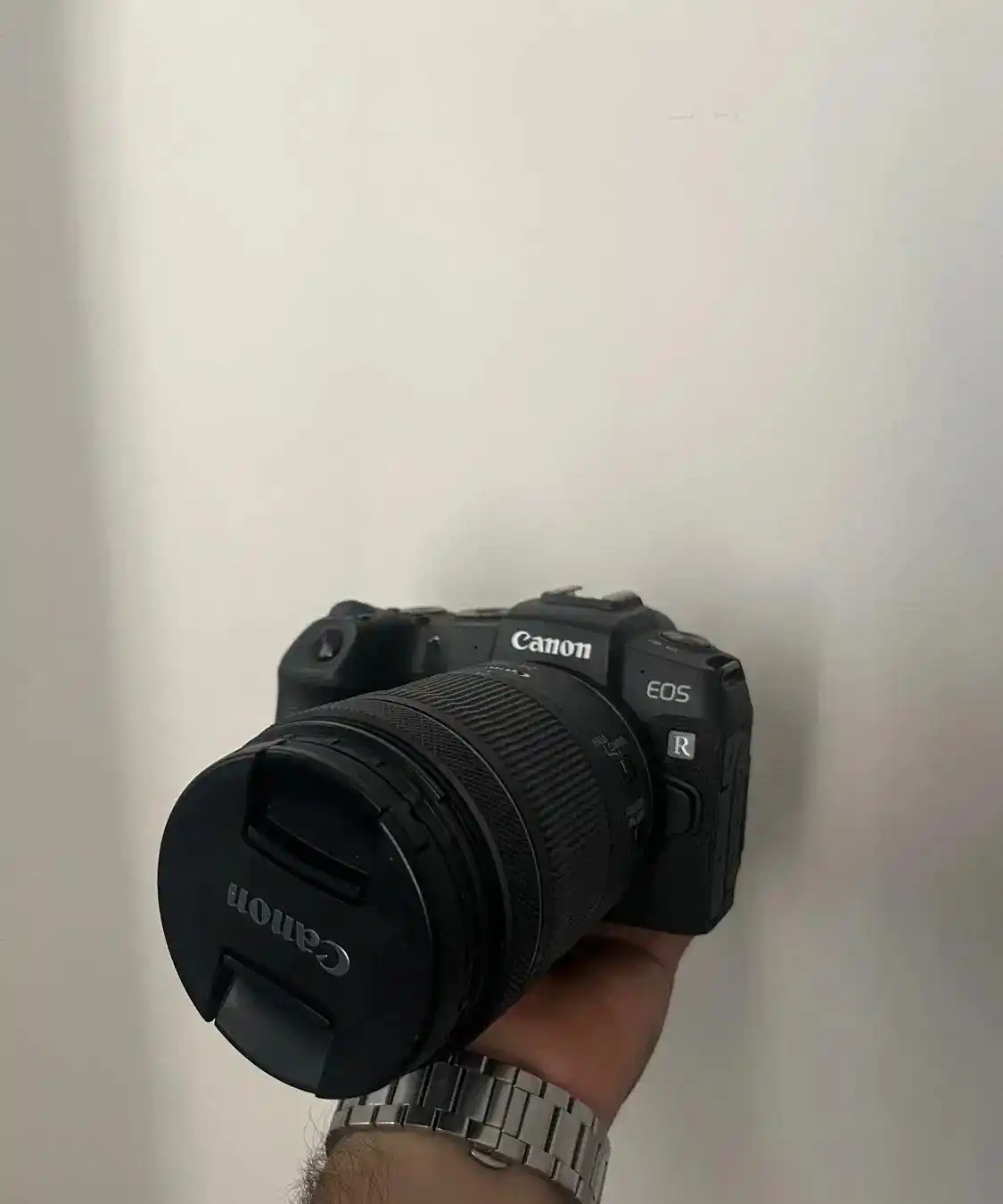 دوربین canon RP دست دو