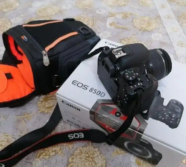 دوربین کانن 850d لنز 18-55 بسیار تمیز دست دو