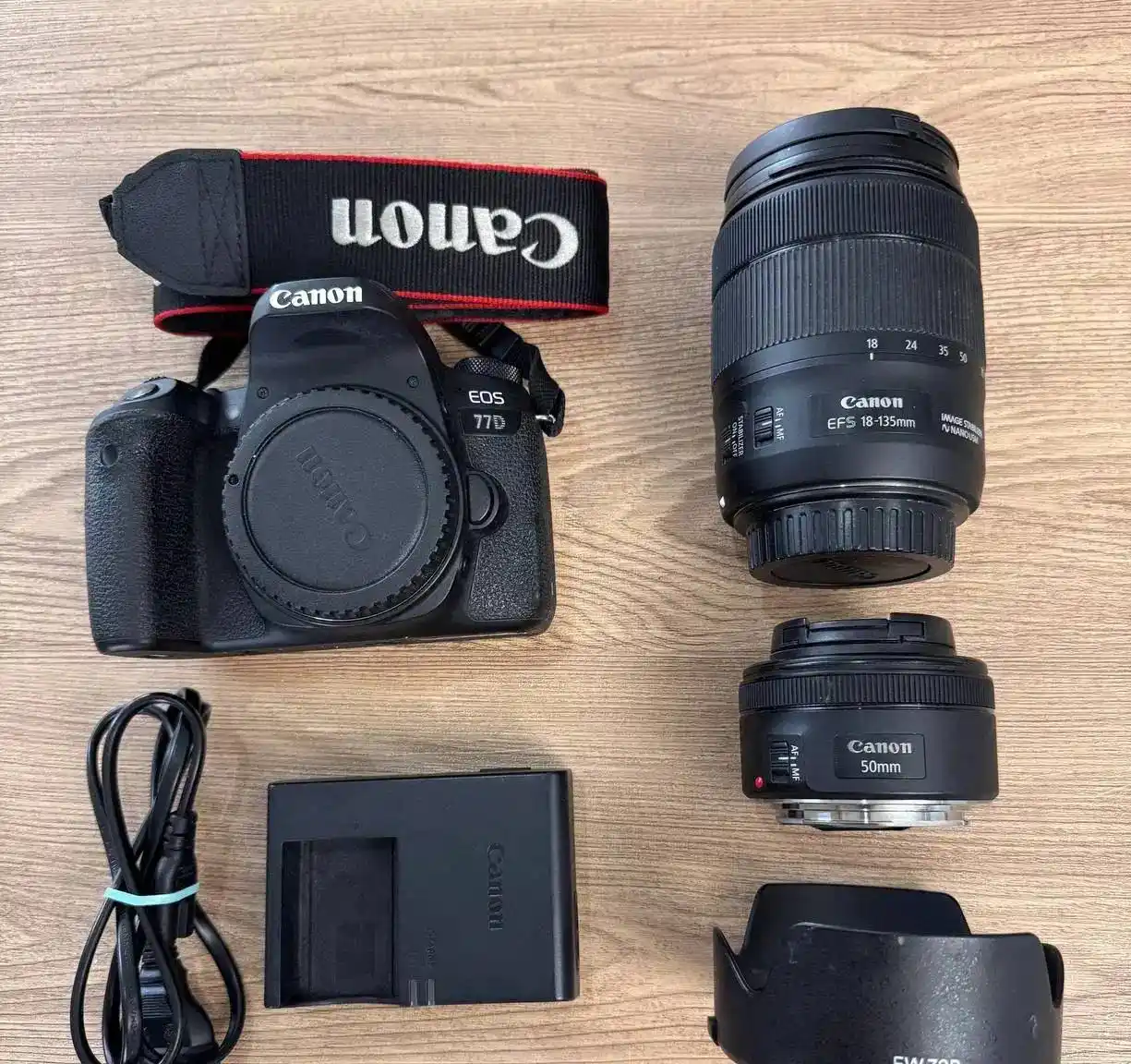 دوربین کنون77d دست دو