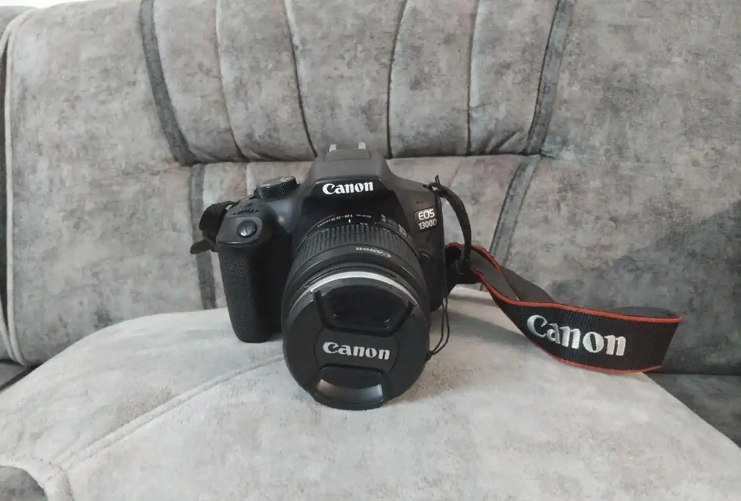 دوربین کنون 1300d دست دو