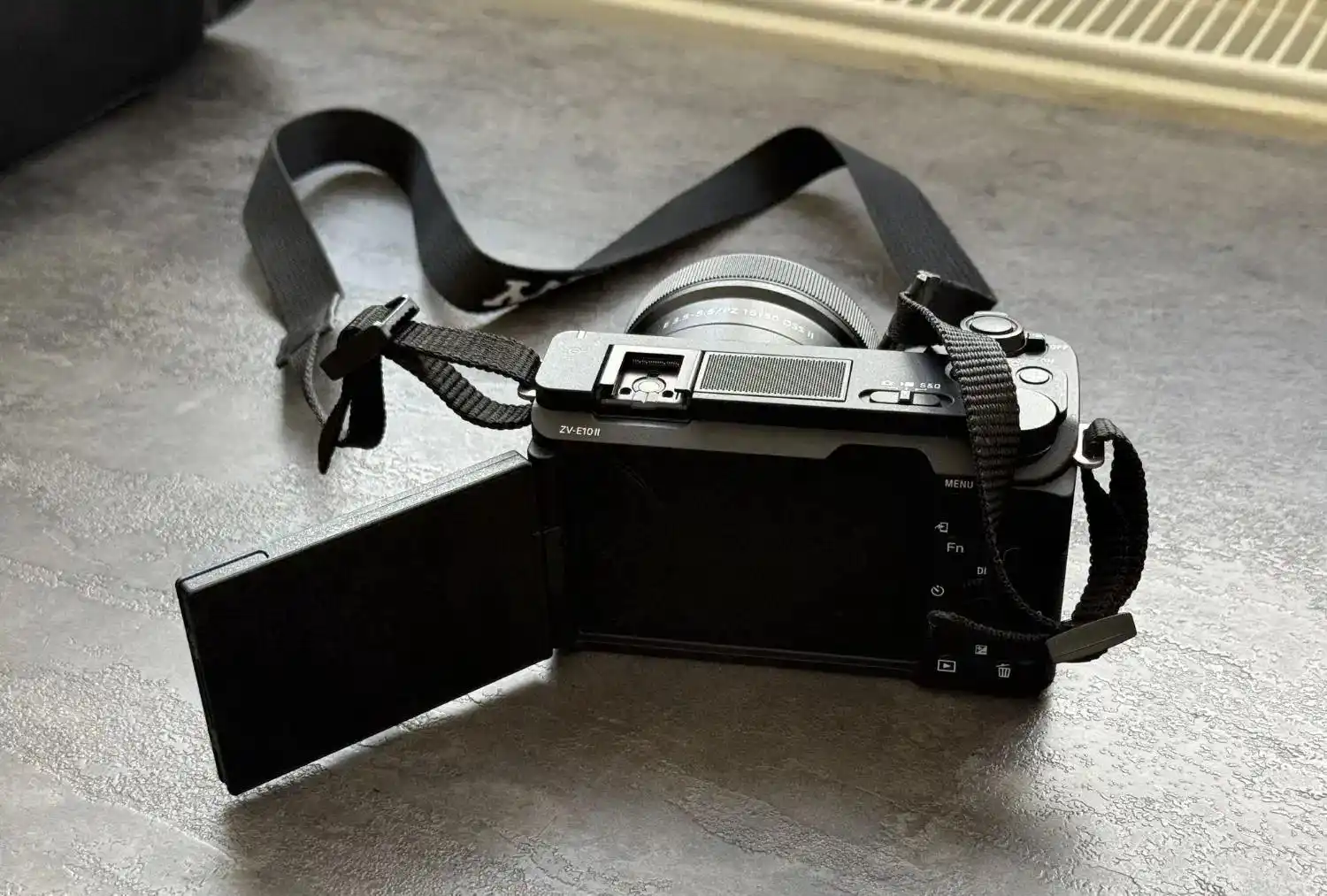 دوربین  zv E10 markllسونی نو زیر قیمت دست دو