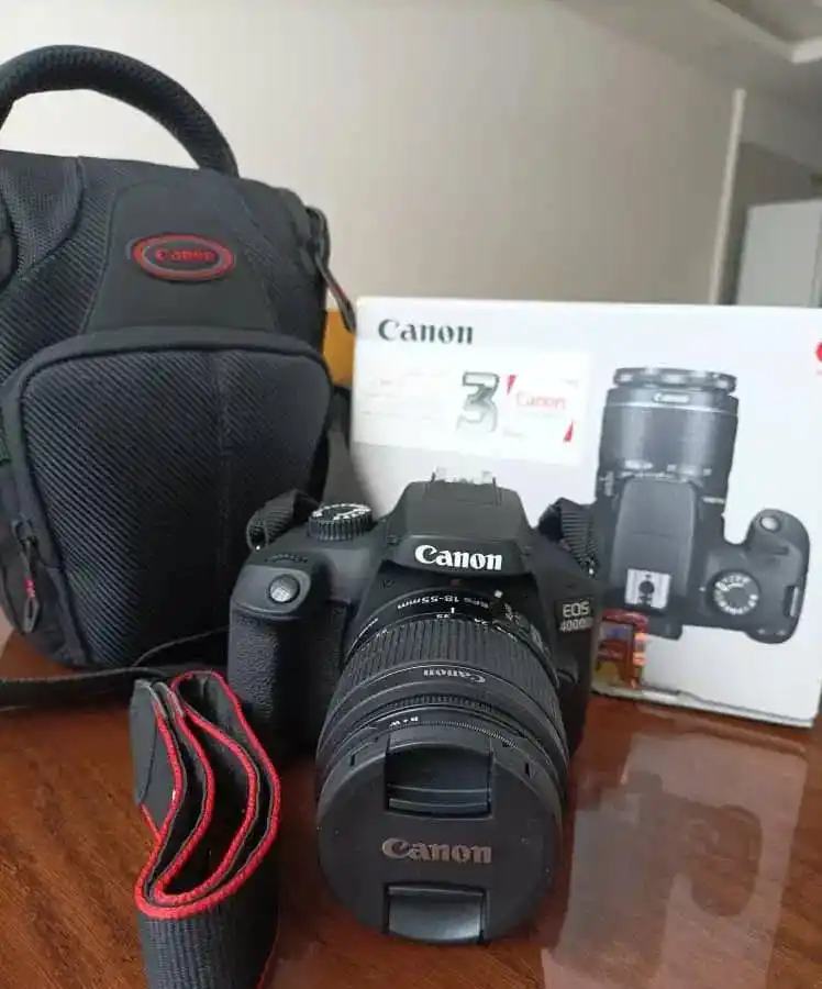 دوربین عکاسی کنن canon eos 4000D دست دو