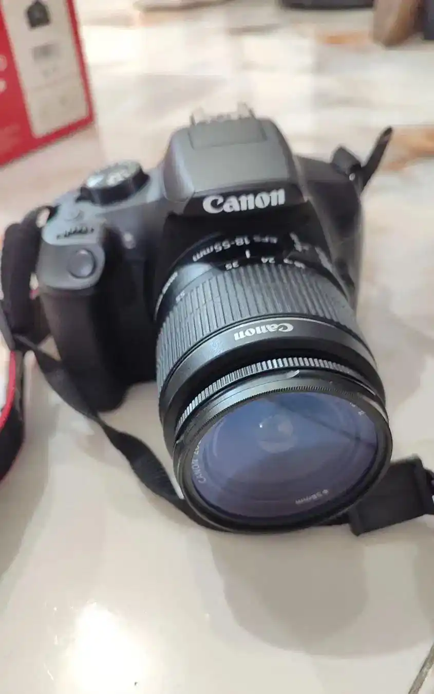 کنون 1300D دست دو