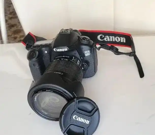دوربین canon 60D دست دو