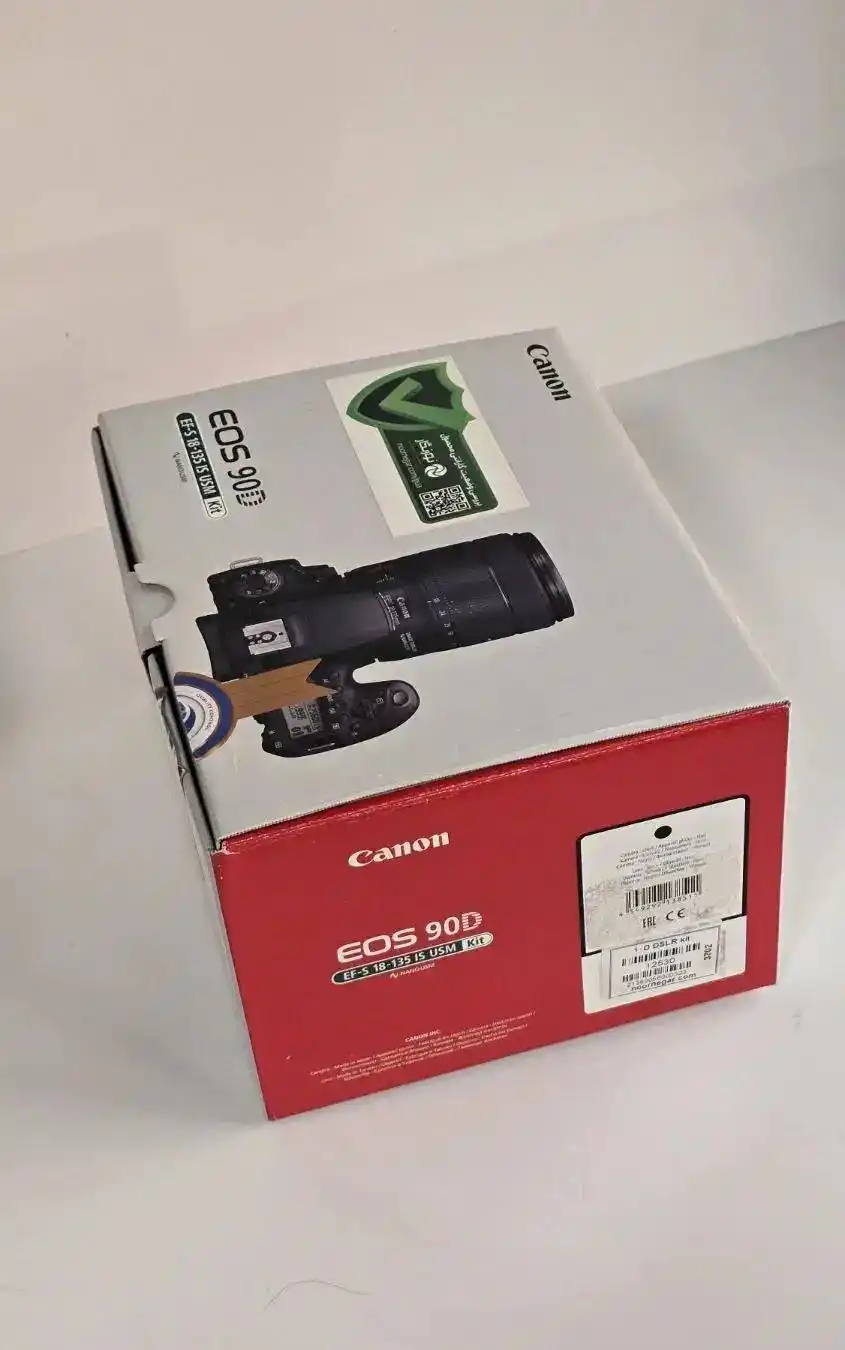 کنون  Canon EOS 90D 18-135 دست دو