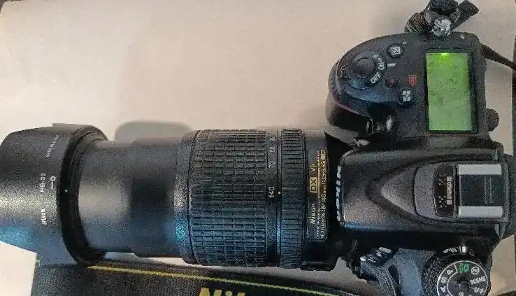 دوربین نیکون d7100 به همراه لنز 18-140 دست دو