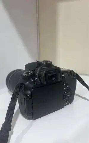 دوربین کنون 60D کم کارکرد + لنز ۱۸-۵۵ دست دوم