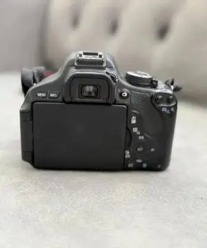 دوربین ۶۰۰d دست دوم