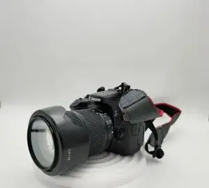 دوربین کانن 70D + لنز 18-135 STM تمیز و کم کارکرد دست دوم