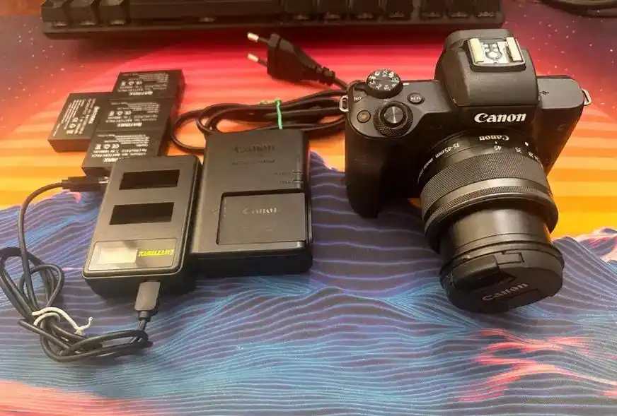 دوربین عکاسی کنون canon eos m50 دست دو