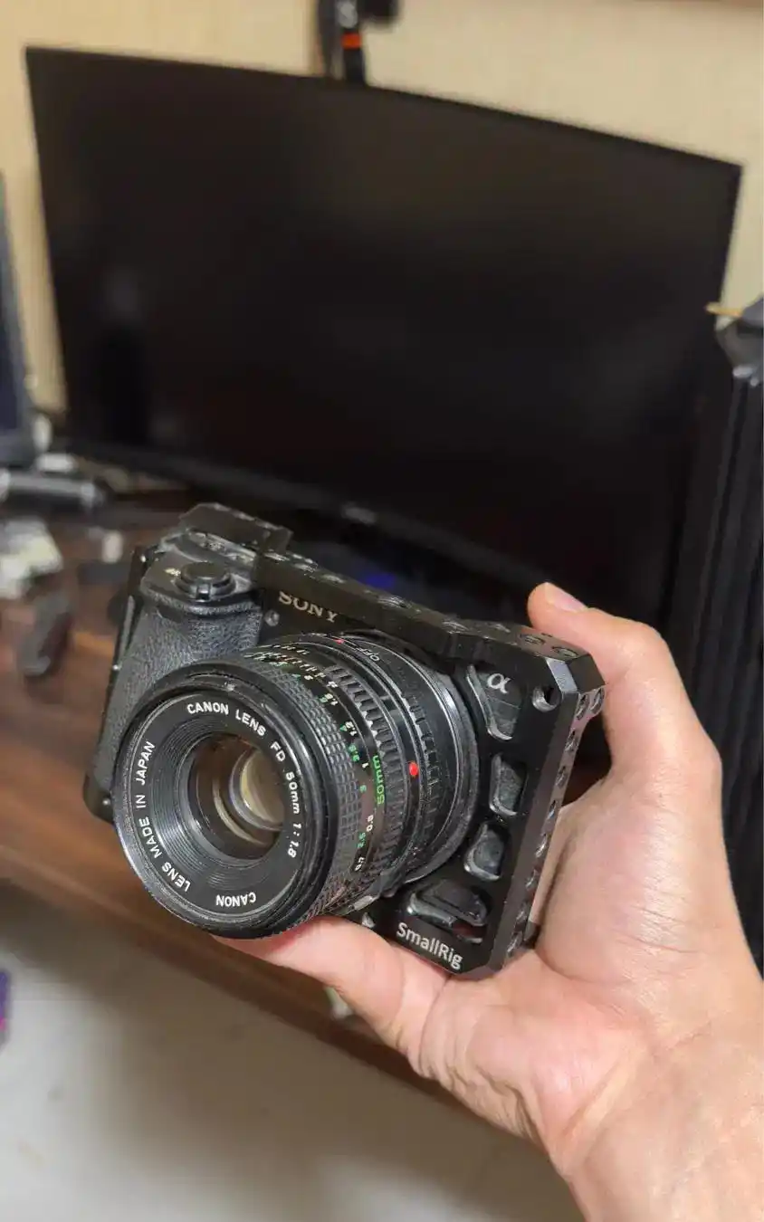 دوربین a6500 کم کار دست دو