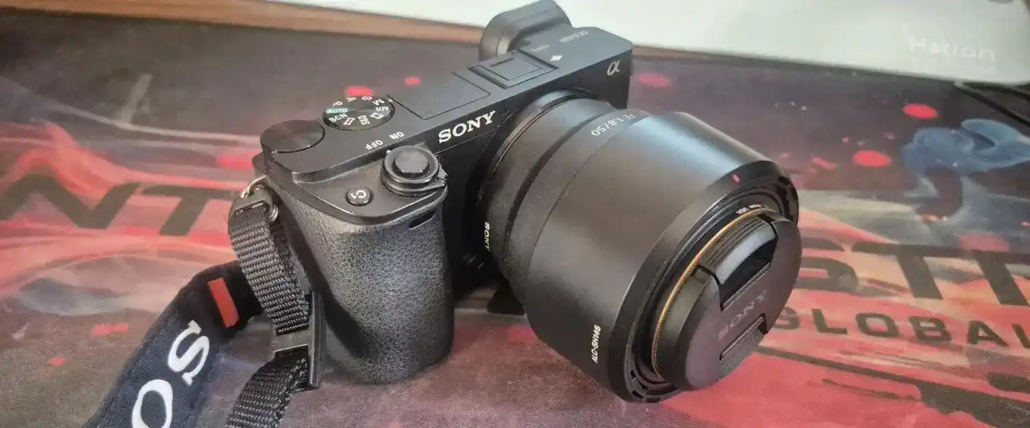 دوربین بدون آینه سونی Sony a6400 Mirrorless دست دو