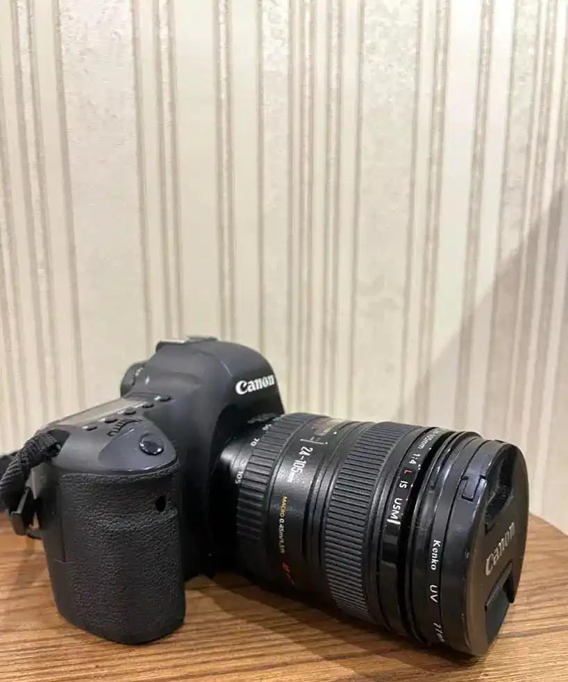 دوربین عکاسی Canon 6D دست دو