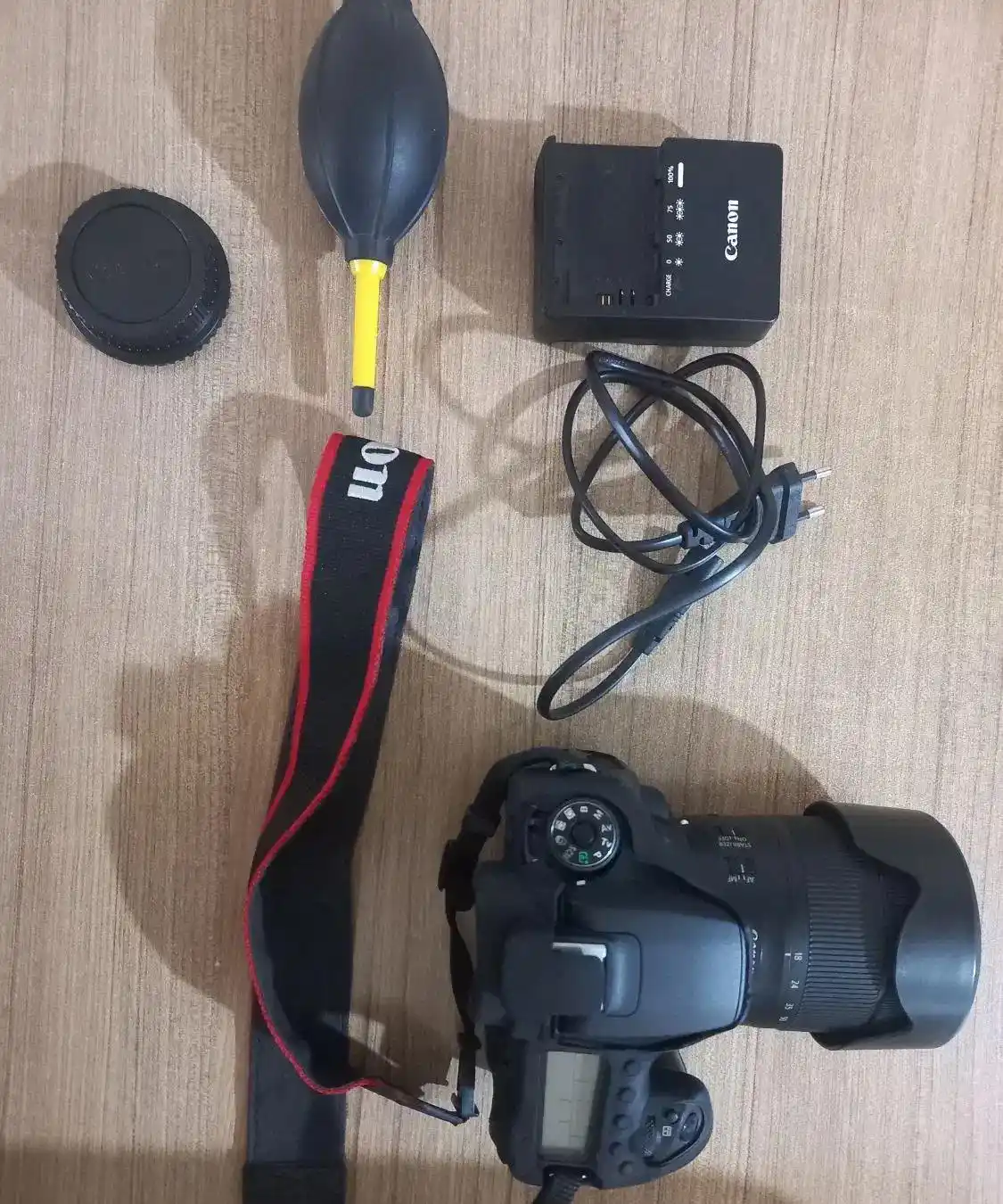 دوربین کنون ۹۰d دست دو