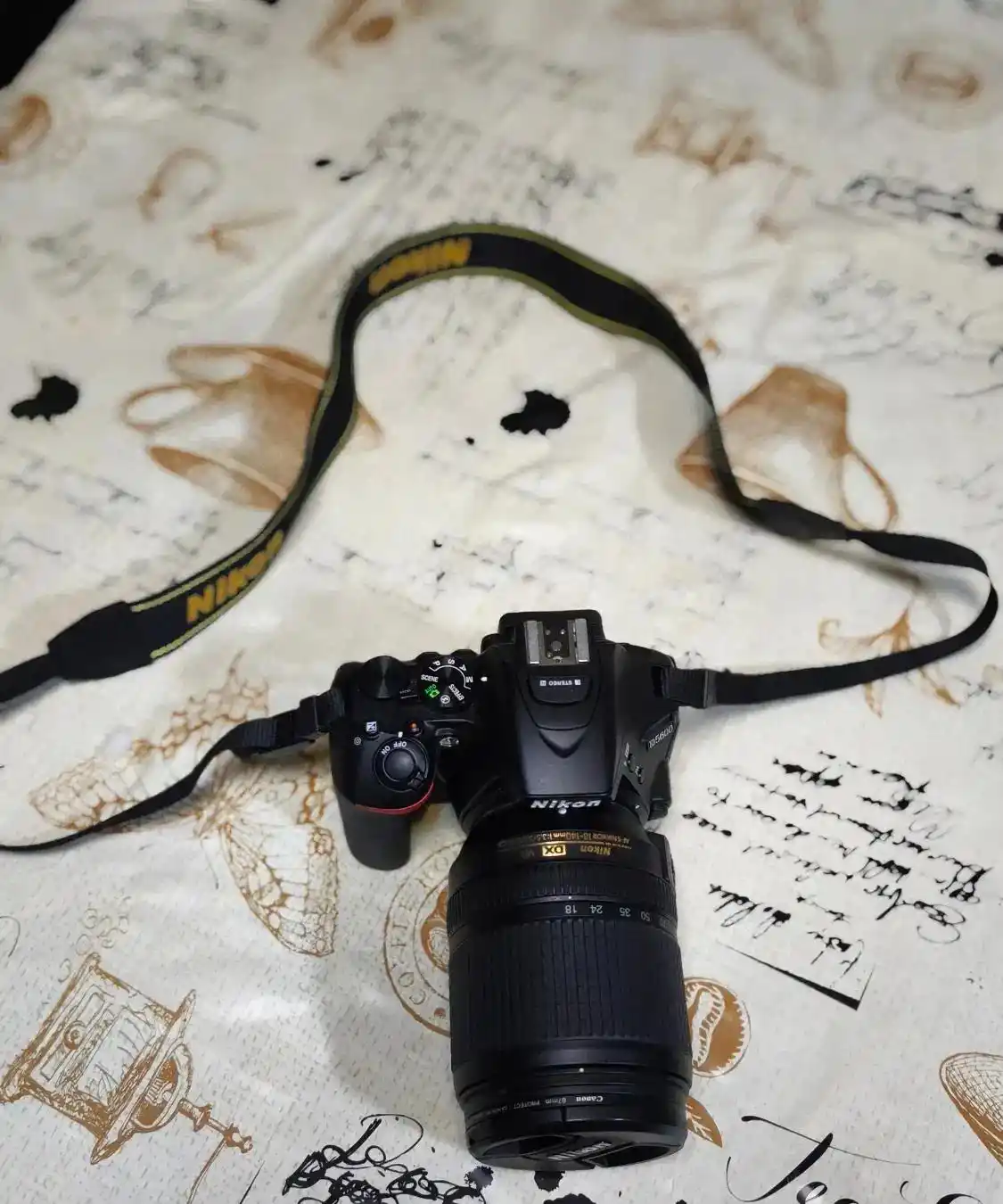 دوربین نیکون d5600 دست دو