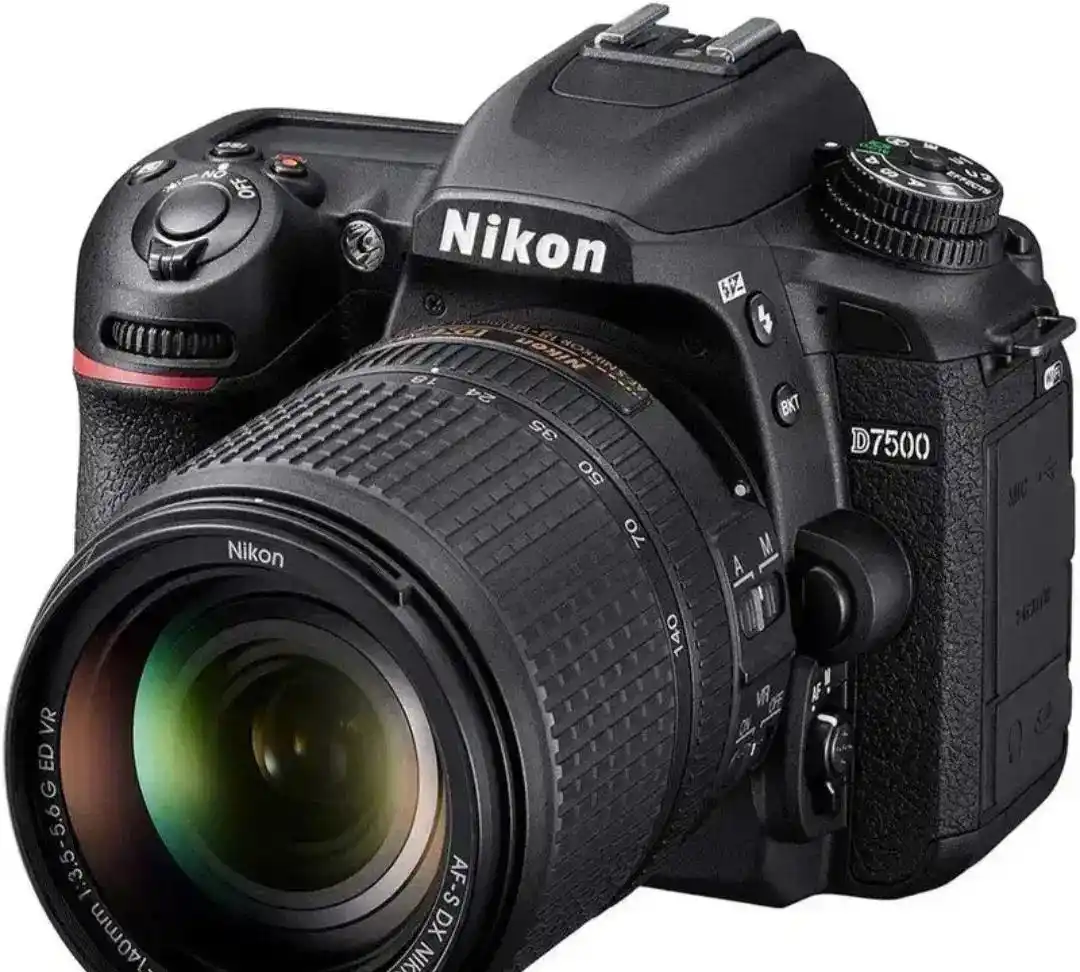 دوربین نیکون Nikon D7500 لنز 18-140 (نو) دست دو