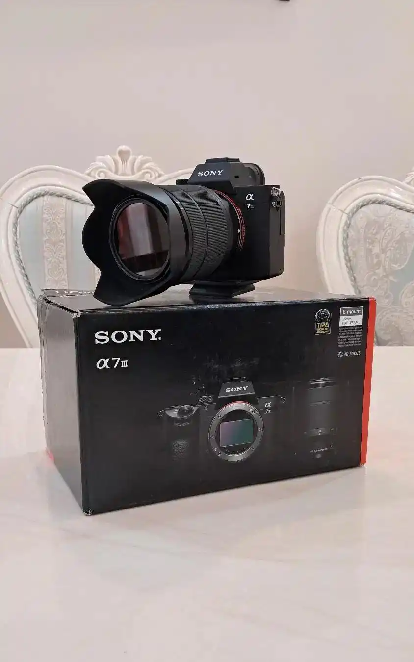 دوربین بدون آینه سونی Sony a7 III  kit 28-70mm دست دو