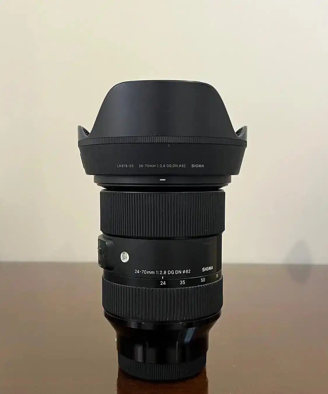 لنز سیگما 24-70 F2.8 دست دو