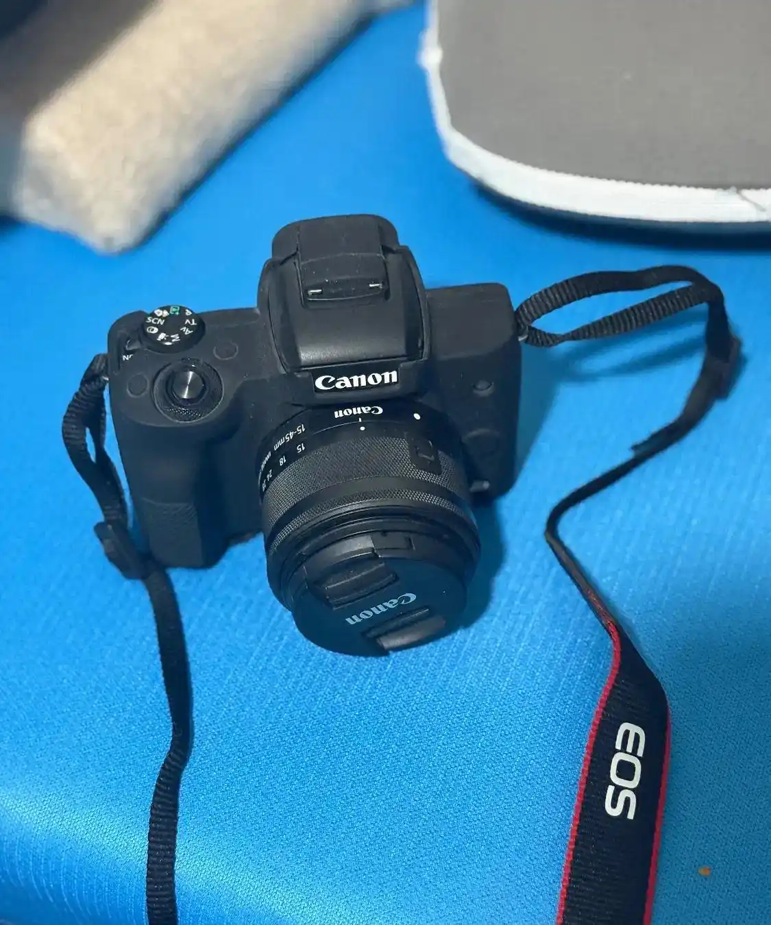 دوربین کنون Canon M50 Mark II دست دو