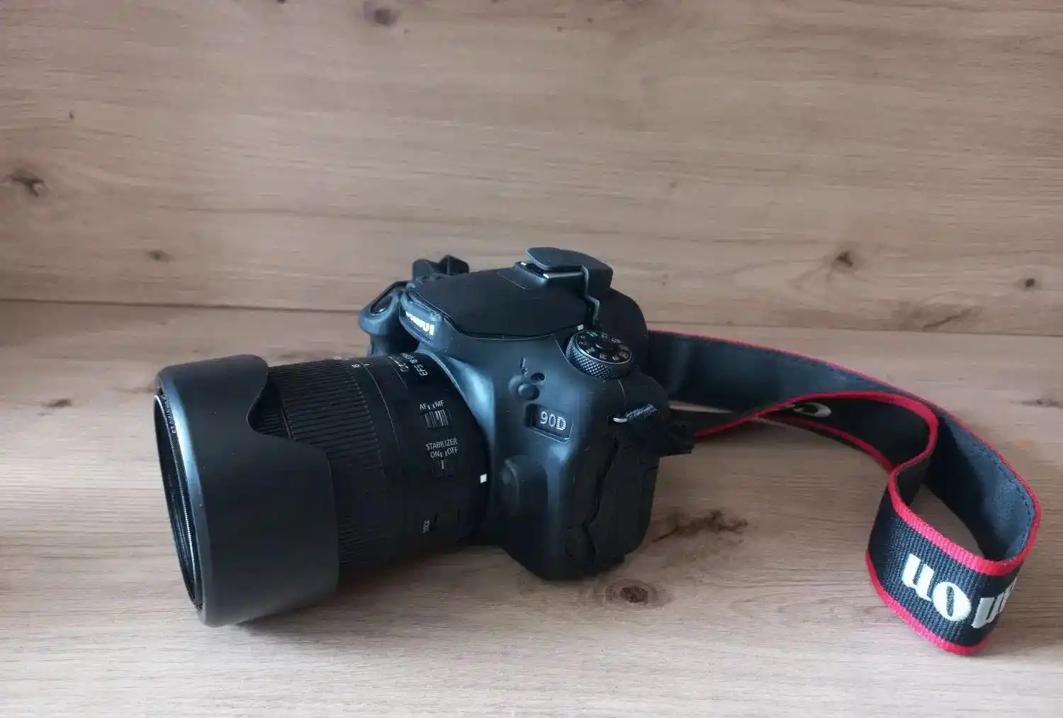 دوربین کنون 90d حرفه ای دست دو