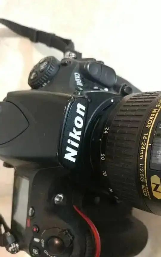 دوربین نیکون D810 دست دو