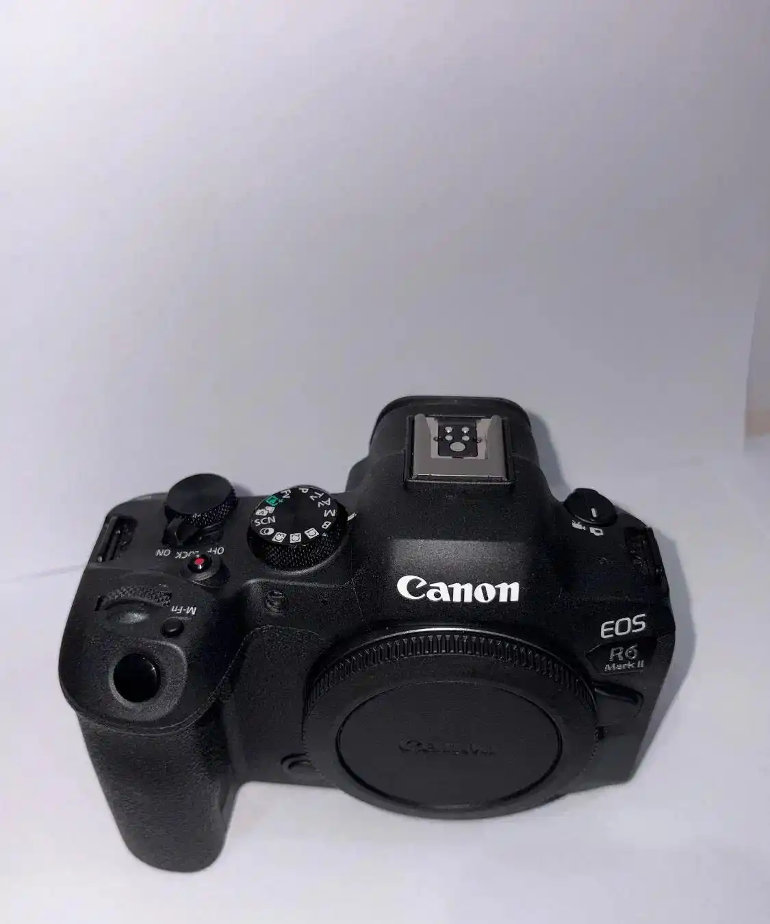 دوربینcanon EOS R6 mark II(به همراه دو لنز و سایر) دست دو