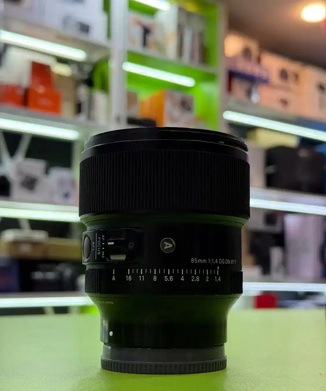 سیگما 85mm f1.4 dg dn sony دست دو