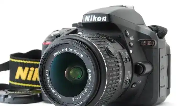 دوربین نیکون Nikon D5300 دست دو