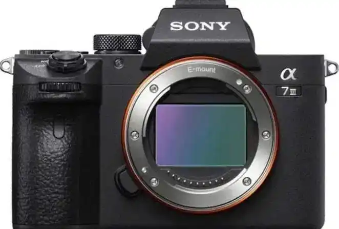 دوربین سونی A7iii با لنز 50 1.8 دست دو