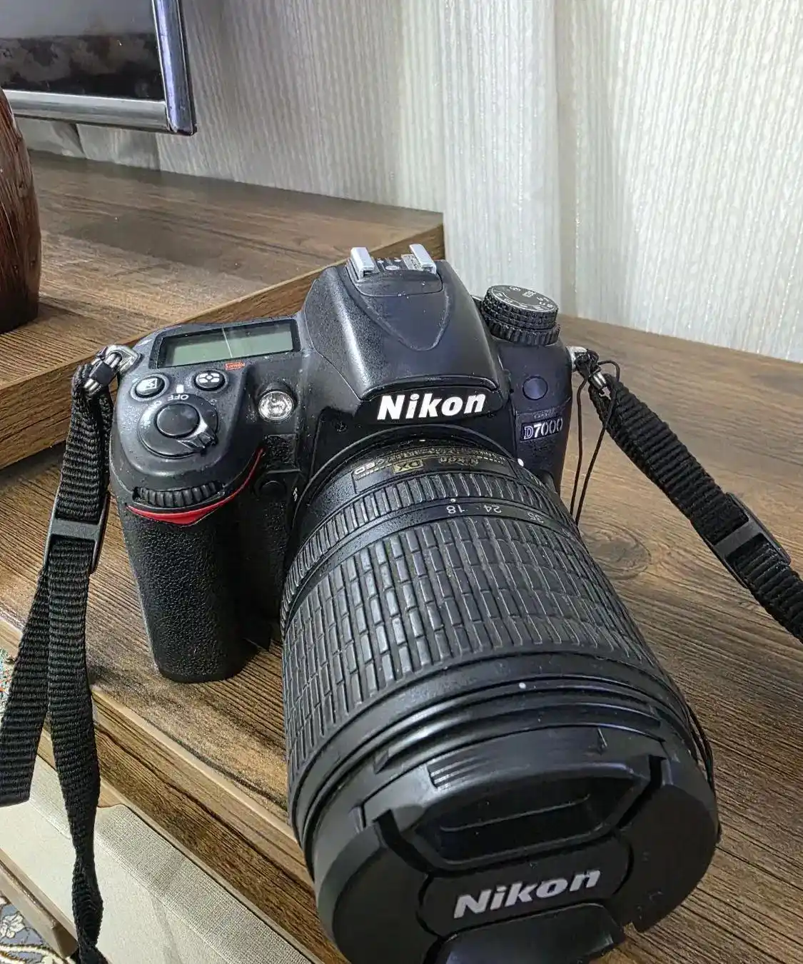 دوربین نیکون D7000 دست دو